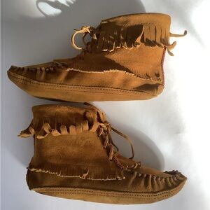 Vintage Handmade Moccasins Size 9 Made in Canada